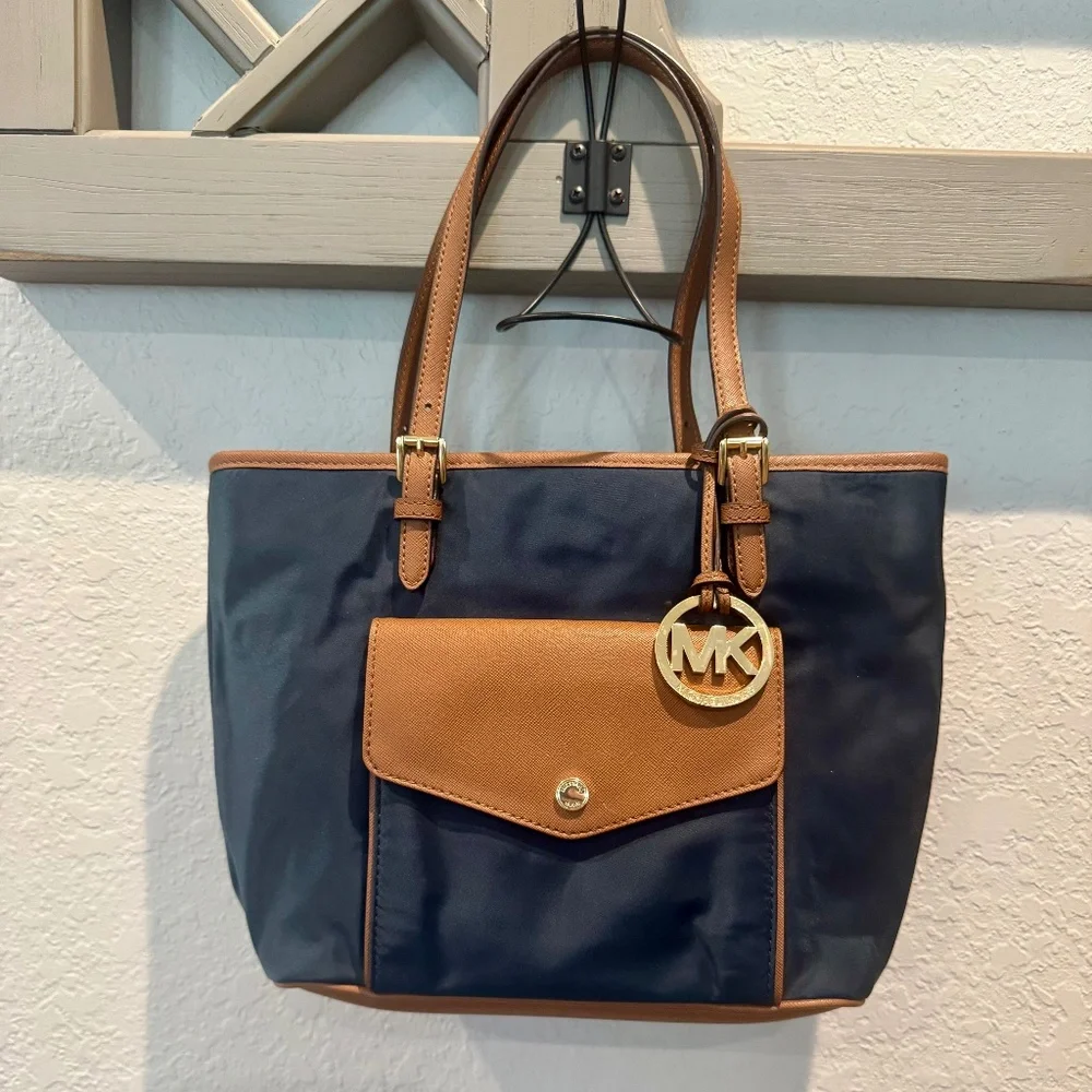 New MICHAEL‎ KORS Jet Set Nylon Navy Blue Tote Bag Purse Leather Gold MK Logo